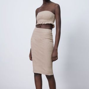 Zara textured midi skirt size small